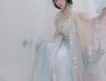 Breathability and Comfort in Traditional Hanfu Costumes for Young Girls