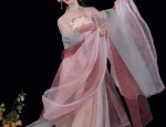 The Rise of Hanfu Fashion in Little Chinese Girls