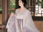 Petite Charm:The Art of Donning a Mini-Sized Cheongsam Set