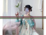 The Origin and Evolution of Hezi Skirt in Hanfu Fashion