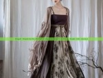 The Elegance of a Coat-Dress with a Horse-Face Skirt:A Fashionable Fusion