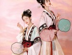 Scholar-Scholars in Hanfu,the Splendid Silk Robes of the Imperial Guards