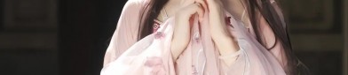 Traditional Cheongsam,Hairpins,and the Back of the Head:A Cultural Journey