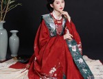 Enchanting Women in Traditional Tangzhuang and Hanfu:An Adults Guide to Supernatural Style