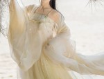 Embracing the Chic Qipao:The Evolution of the Traditional Chinese Cheongsam for Modern Girls