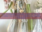 The Charm of a Petite Woman in a Medium-Length Cheongsam