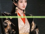 Low-Cut Cheongsam for Petite Women:Fashionable and Flattering