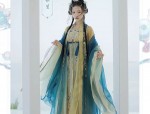 Elemental Cheongsam:A Blend of Traditional Elegance and Modern Elements