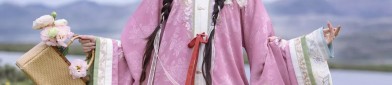 The Merging of Hanfu and Lolita:A Cultural Tapestry of Eastern and Western Influences