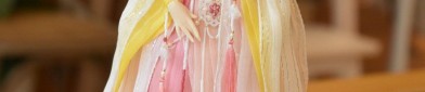 Zhang Yunleis Embrace of Traditional Hanfu:A Cultural Journey