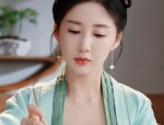 The Enchanting Beauty of Princess Yaoyao in Her Hanfu Accessories and Deer-Blessed Splendor