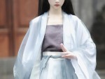 The Enchanting Beauty of Lotus-Shaped Lantern in Traditional Chinese Hanfu Fashion