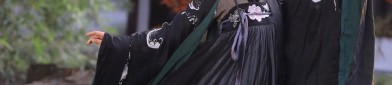 The Allure of the Traditional Chinese Hanfu:The Charm of the Overlapping Collar Style