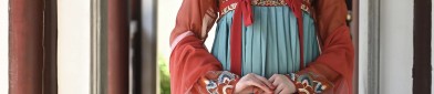 The Versatile Red Horseface Skirt:A Fashionable Staple for Anyday Wear