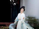 The Tang Suit of an Elderly Woman:A Cultural and Personal Journey