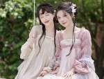The Splendor of Qipao in the Late Qing Dynasty:Embracing the Larger Sizes