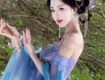 The Evolution of Hanfu and Hair Accessories:Traditional Elegance in Modern Times