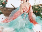 The Pavilion-Style Horseface Skirt Ensemble A Blend of Elegance and Charm