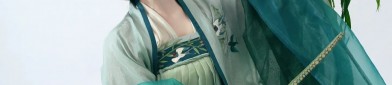 Short-Style Cheongsam Revelry in Nightclubs:A Glamor of Traditional Elegance