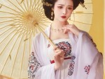 Embracing the Charm of Qipao Despite a Height of 145cm