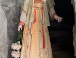 Winter Warmth in Hanfu Pengfeng:The Allure of Traditional Chinese Clothing in Cold Weather