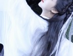 Elegant金丝绒珍珠旗袍，融合传统与时尚的艺术品