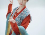 Maternal-Daughter Qipao Family Match:Uniting Tradition and Modernity in a Unique Fashion Statement