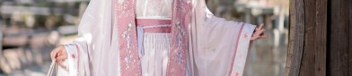The Inner Fabric of Cheongsam:A Closer Look into the Traditional Chinese Dress