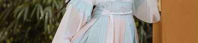 Shanghais Little Girls in Qipao:Embracing Traditional Elegance