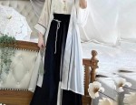 Moon Sleeve Cheongsam:A Blend of Tradition and Modern Elegance