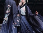 Elegant Lady Tangsuits in Spring and Summer:A Blend of Traditional and Modern Fashion