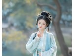 The Embracing Charm of Qipaos Tight-fitting and Waist-cinching Design