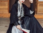 Exploring the Beauty of Hanfu Embroidery Suspension Band