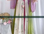 The Elegance of a Hooded Cape with a Horseface Skirt