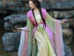 Camellia Splendor:The Elegance of a Horse-Face Skirt