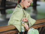The Splendor of Huaquege:The Equestrian Skirt with a Cultural Twist