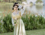 The Charm of Miniature Gorges in Traditional Gown Costumes