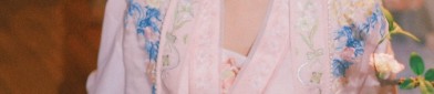 Modernizing the Cheongsam for Summer Commuting