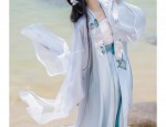 Embracing Traditional Elegance:The All-Opening Cheongsam and Its Sculpting Effect on the Body