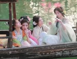 Embellishing the Cheongsam:A Guide to Traditional Hair Accessories
