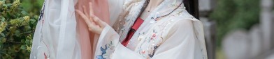 The Rise of Hanfu Fashion:Zhou Yes Vision of Traditional Elegance