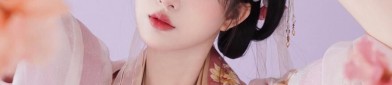 Little Girl in White Hanfu Shoes:The Elegance of Traditional Chinese Attire