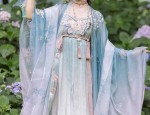 The Splendor of Hanfu:Dragon Mother Hong Zhaoyuan