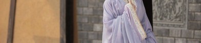 Embracing the New-Wave Chinese Fashion:Youthfulizing the Cheongsam with Modern Neo-Classic Styles