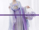 Plump Elegance in a Cheongsam:Belly-Hiding Fashion with a Luxurious Twist