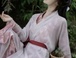 Elite Reimagining of Traditional Cheongsam:A Summer Fashion Statement