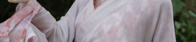 Light-Colored Horseface Skirt Ensemble:A Fashionable Blend of Tradition and Modernity