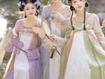 The Enchantment of Traditional Chinese童装汉服女装，一种文化与时尚的融合