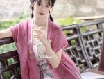 The Red Willing of Flower-Wedding Hanfu:A Journey Through Time