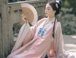 鞠婧祎壁上观同款汉服，时尚与传统的完美结合